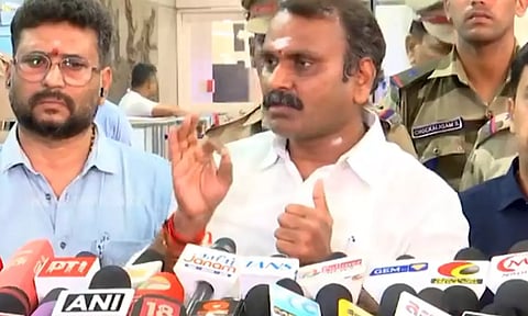 3-வது மொழியை கற்க விடாமல் செய்வது நவீன தீண்டாமையின் உச்சம்: எல்.முருகன்