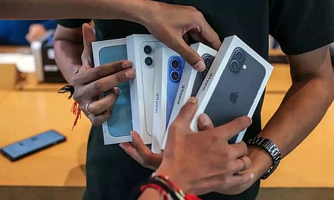 காடு வளர்ப்புக்கான நிதியை வைத்து ஐபோன்கள் வாங்கிய உத்தரக்காண்ட் வனத்துறை