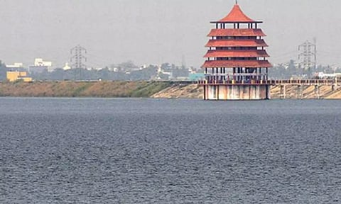 பூண்டி ஏரியில் இருந்து செம்பரம்பாக்கம் ஏரிக்கு தண்ணீர் நிறுத்தம்