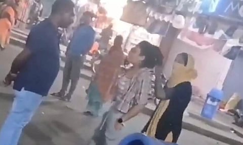 தருமபுரி பேருந்து நிலையத்தில் ரகளையில் ஈடுபட்ட 2 பெண்கள் கைது