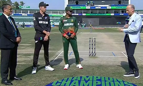 சாம்பியன்ஸ் டிராபி: வங்கதேசத்துக்கு எதிரான போட்டியில் நியூசிலாந்து பந்துவீச்சு தேர்வு