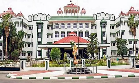 ஜாக்டோ ஜியோ எவ்வித போராட்டத்திலும் ஈடுபடக் கூடாது- உயர்நீதிமன்ற மதுரை அமர்வு உத்தரவு