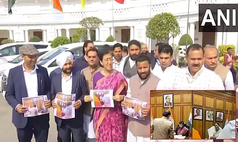 அம்பேத்கர், பகத் சிங் படங்கள் நீக்கப்பட்டதாக ஆம் ஆத்மி வதந்தியை பரப்பி வருகின்றது: டெல்லி பாஜக பதில்