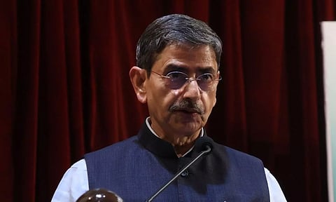 இருமொழிக் கொள்கையால் வேலை வாய்ப்புகளை இழக்கும் தமிழ்நாட்டு இளைஞர்கள் - ஆர்.என்.ரவி