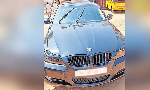 கேரளாவில் ஸ்டண்ட் செய்வதற்காக BMW காரை வாடகைக்கு எடுத்த 10ம் வகுப்பு மாணவர்கள்