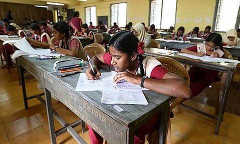 8.21 லட்சம் பேர் எழுதும் பிளஸ் 2 தேர்வுகள் இன்று தொடக்கம்