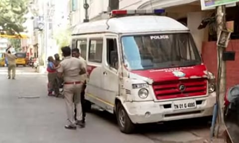 ஏழுகிணறு பகுதியில் தந்தையை கொலை செய்த மகன் கைது