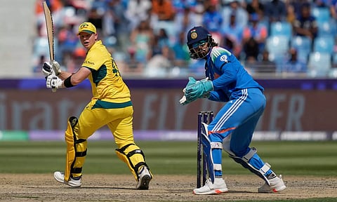 அரை சதம் கடந்தார் ஸ்மித்: ஆஸ்திரேலியா 27 ஓவரில் 144/4