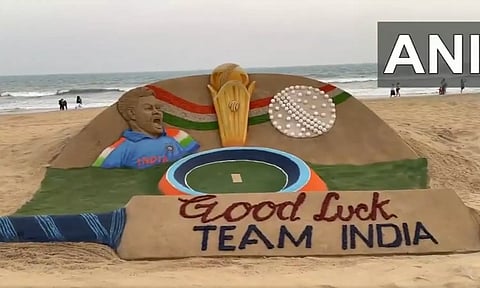 சாம்பியன்ஸ் டிராபி பைனல்: இந்தியா வெல்ல மணல் சிற்பம் வரைந்து வாழ்த்திய சுதர்சன் பட்நாயக்