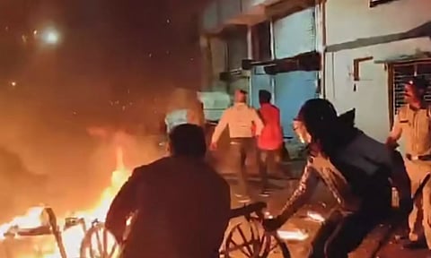 VIDEO: சாம்பியன்ஸ் டிராபி வெற்றிக் கொண்டாட்டத்தில் கலவரம்.. கடைகள் எரிப்பு - பெட்ரோல் குண்டுவீச்சு