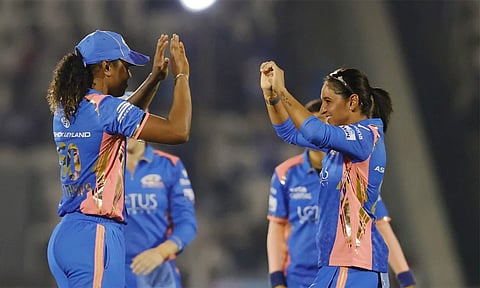மகளிர் பிரீமியர் லீக்: குஜராத்தை வீழ்த்தியது மும்பை