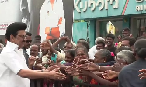 செங்கல்பட்டில் முதலமைச்சர் ரோடு ஷோ- மக்கள் உற்சாக வரவேற்பு