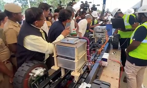 1000Kms வேகம்.. 15 நிமிடங்களில் சென்னை-பெங்களூரு பயணம்.. ICF-இல் ரெடியாகும் ஹைப்பர்லூப் பாட்