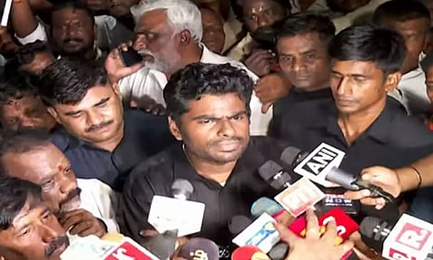 போலீசாருடன் வாக்குவாதம்.. கைது செய்யப்பட்ட தமிழக பாஜக தலைவர் அண்ணாமலை விடுவிப்பு