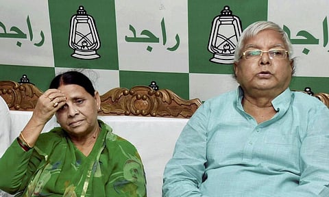 ரெயில்வே வேலை ஊழல் வழக்கில் அமலாக்கத்துறை சம்மன்.. ராப்ரி தேவி ஆஜர்.. லாலு பிரசாத்திடம் நாளை விசாரணை