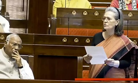 100 நாள் வேலை திட்ட ஊதியத்தை அதிகரிக்க வேண்டும்: சோனியா காந்தி வலியுறுத்தல்