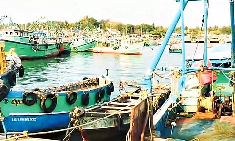 ராமேசுவரம் மீனவர்கள் 3 பேர் சிறைபிடிப்பை கண்டித்து இன்று வேலைநிறுத்த போராட்டம்