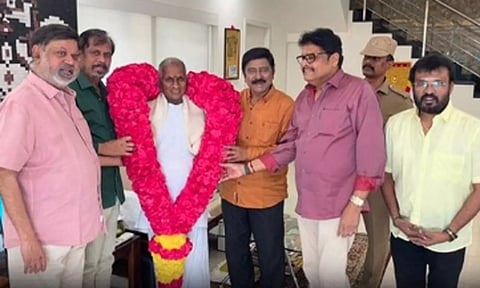 இசைஞானி இளையராஜாவை நேரில் சந்தித்து வாழ்த்து தெரிவித்த இயக்குநர்கள்