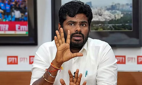 இடிந்துவிழும் நிலையில் பள்ளி கட்டிடங்கள்.. வெள்ளை அறிக்கை வெளியிட வேண்டும்- அண்ணாமலை வலியுறுத்தல்