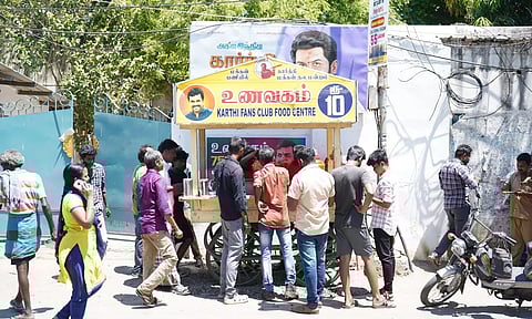 750-வது நாளை கடந்த கார்த்தி உணவகம் - இதுவரை ஒரு இலட்சம் பேருக்கும் மேலாக உணவு வழங்கப்பட்டுள்ளது!