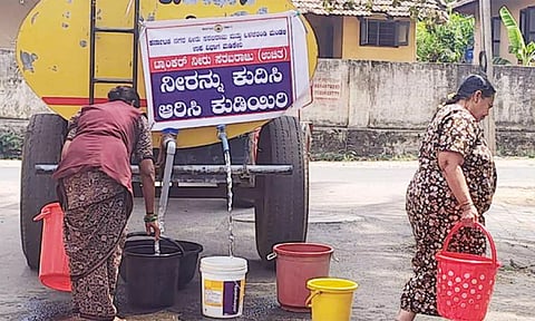 குடிநீர் பிரச்சனை எதிரொலி: குஷால்நகரில் டேங்கர் மூலம் தண்ணீர் வினியோகம்
