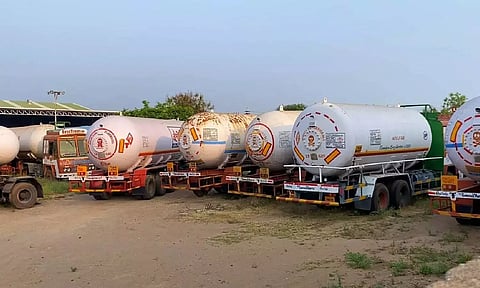 பேச்சுவார்த்தை தோல்வி- எல்.பி.ஜி. டேங்கர் லாரி ஸ்டிரைக் தொடரும் என அறிவிப்பு