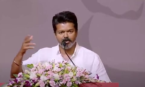 மன்னர் ஆட்சிக்கு தமிழ்நாட்டுப் பெண்கள் முடிவு கட்டுவார்கள் - விஜய்