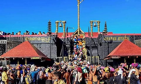 சபரிமலை வரும் பக்தர்கள் கேரளாவில் இறந்தால் ரூ.5 லட்சம் இன்சூரன்ஸ்- திருவிதாங்கூர் தேவசம்போர்டு