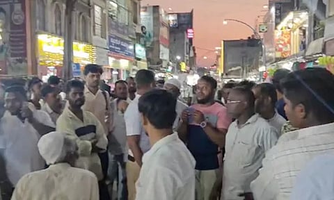 கடை விரிப்பதில் தகராறு.. கோபத்தில் வியாபாரியின் மூக்கை கரகரவென அறுத்து எறிந்த பரபரப்பு சம்பவம்