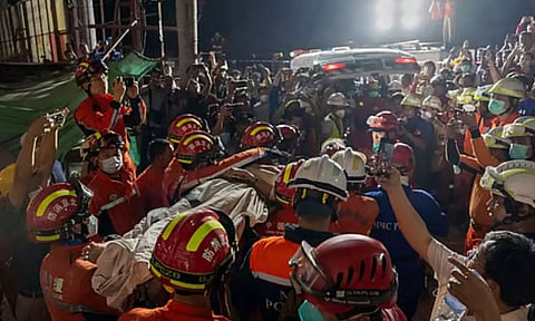 மியான்மர் நிலநடுக்கம்: 2 ஆயிரத்தைக் கடந்த உயிரிழப்பு எண்ணிக்கை .. மீட்புப் பணிகளில் மேலும் சிக்கல்