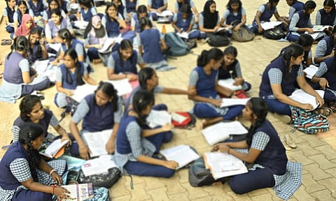 புதுச்சேரி அரசு பள்ளி மாணவர்களின் ஆங்கில திறனை மேம்படுத்த திட்டம்- கல்வித்துறை நடவடிக்கை