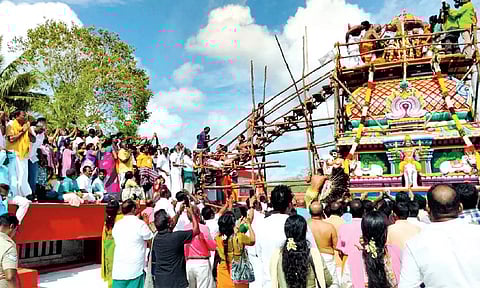 உத்தரகோசமங்கை மங்களநாதர் சுவாமி கோவில் கும்பாபிஷேகம்: இரவு மரகத நடராஜருக்கு மீண்டும் சந்தனக்காப்பு