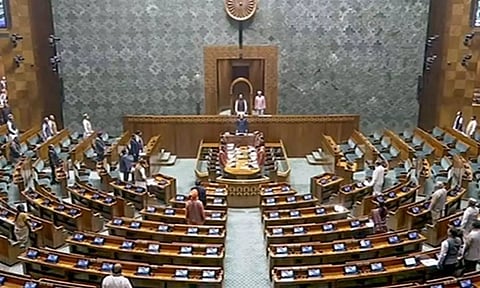 மக்களவை தேதி குறிப்பிடாமல் ஒத்திவைப்பு