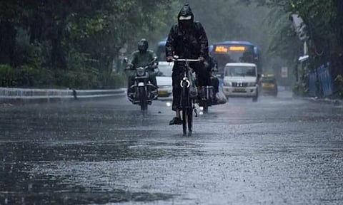 மக்களே உஷார்... இன்றும், நாளையும் வெளுத்து வாங்கப்போகும் கனமழை