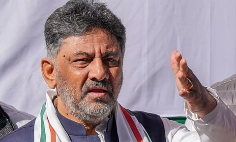 சிலிண்டர் விலை உயர்வு: பாஜக தோழர்கள் மத்திய அரசுக்கு எதிராக போராட வேண்டும் - டி.கே.சிவகுமார்