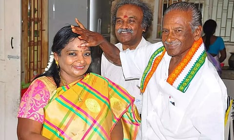 தமிழ்தான் அவரின் உயிர் மூச்சு... தந்தை குமரி அனந்தன் குறித்து உருக்கமாக பேசிய தமிழிசை