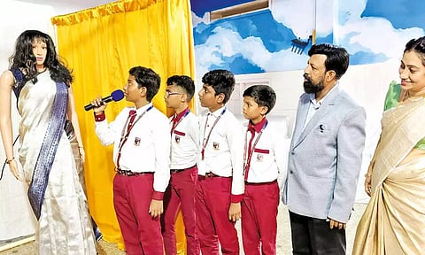 தனியார் பள்ளியில் 'மார்க்ரேட்' என்ற பெயரில் AI ஆசிரியர் அறிமுகம்