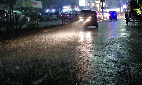 சென்னையை குளிர்வித்த கோடை மழை - மக்கள் மகிழ்ச்சி