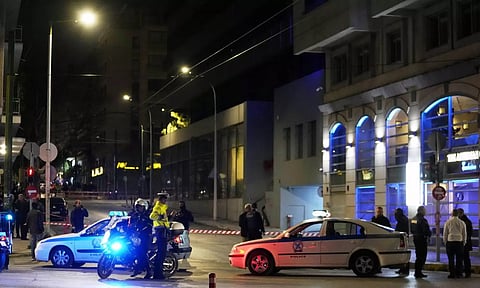 கிரீஸ் நாட்டில் ரெயில்வே அலுவலகம் அருகே குண்டு வெடிப்பு