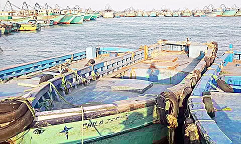 மீன்பிடி தடைக்காலம் நாளை நள்ளிரவு முதல் அமல் - மீன்கள் விலை கணிசமாக உயர்வு