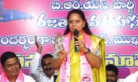 அப்பா நல்லவர், நான் ஒரு ரவுடி: தொண்டர்களிடம் ஆவேசம் அடைந்த கவிதா