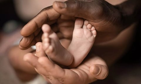 அரசு ஆஸ்பத்திரியில் 9-ம் வகுப்பு மாணவிக்கு பிறந்த குழந்தை.. திருமணம் செய்து குடும்பம் நடத்தியது அம்பலம்