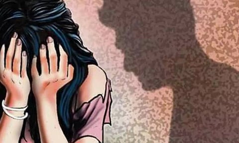 10 வருடங்களாக கிராமங்களில் தலைமறைவு வாழ்க்கை: பாலியல் வன்கொடுமையால் ஊர் ஊராக ஓடி ஒளிந்த சென்னை சிறுமி
