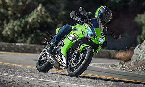 2025 கவாசகி நின்ஜா 650 இந்தியாவில் அறிமுகம் - விலை எவ்வளவு தெரியுமா?