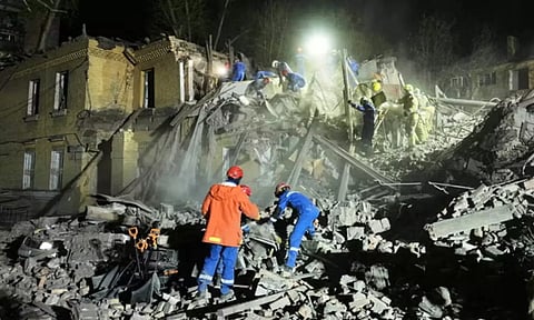 உக்ரைன் தலைநகரில் ரஷியா தாக்குதல் - 9 பேர் உயிரிழப்பு