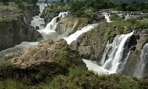 ஒகேனக்கலுக்கு நீர்வரத்து 3 ஆயிரம் கனஅடியாக நீடிப்பு