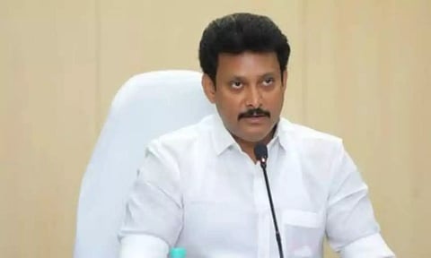 பொதுத்தேர்வுகளில் 100 சதவீதம் தேர்ச்சி பெறும் பள்ளிகளுக்கு பாராட்டு சான்றிதழ்- அமைச்சர் அறிவிப்பு