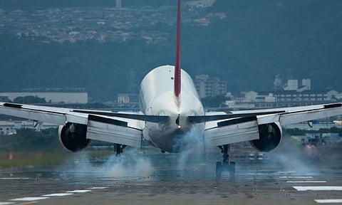 சென்னையில் இருந்து புறப்பட்ட விமானத்தின் டயர் வெடித்ததால் பரபரப்பு