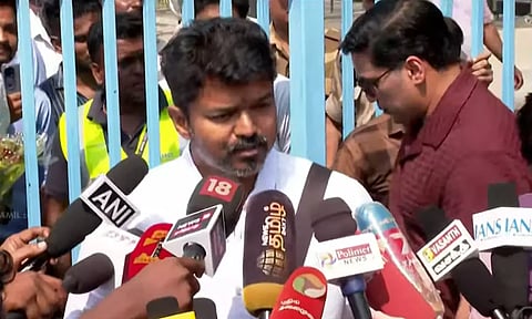 விரைவில் மதுரை மக்களை சந்திக்கிறேன்... முதல்முறையாக செய்தியாளர்களை சந்தித்து பேசிய விஜய்