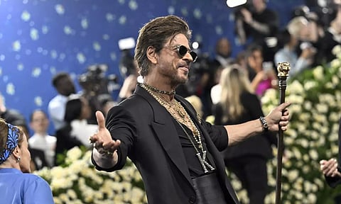 VIDEO: நான்தான் ஷாருக் கான்.. மெட் காலா ஷோவில் யார் என்று கேட்ட நிருபர் - COOL பதில் கொடுத்த கிங்